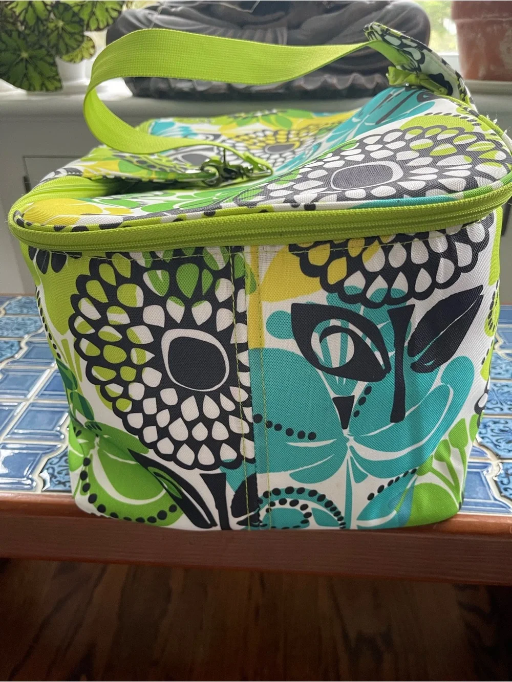 Vera Bradley Floral insulated cooler tote bag in retired Limes Up” pattern